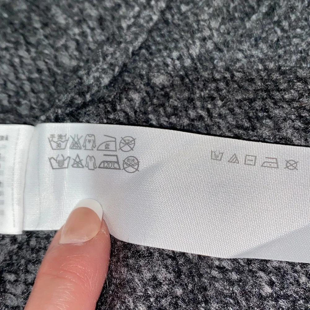 HOLLISTER Sweater NWOT🎁🎄 - Picture 8 of 8